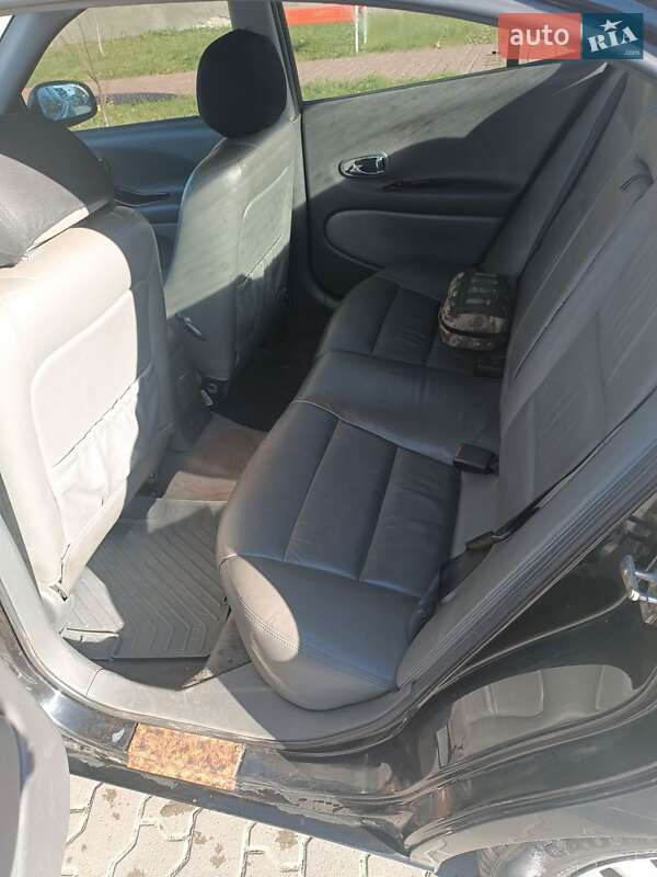 Седан Daewoo Leganza 2001 в Львове