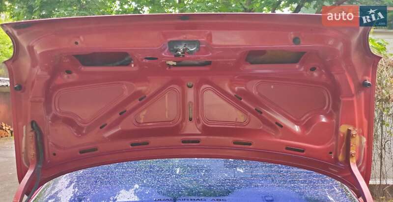 Седан Daewoo Leganza 2001 в Киеве