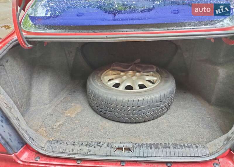 Седан Daewoo Leganza 2001 в Киеве