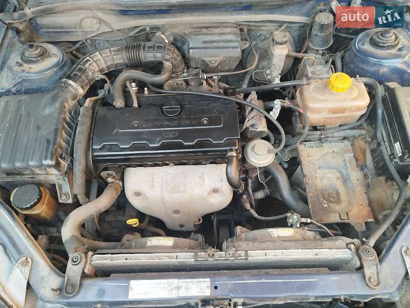 Седан Daewoo Leganza 1998 в Сарнах