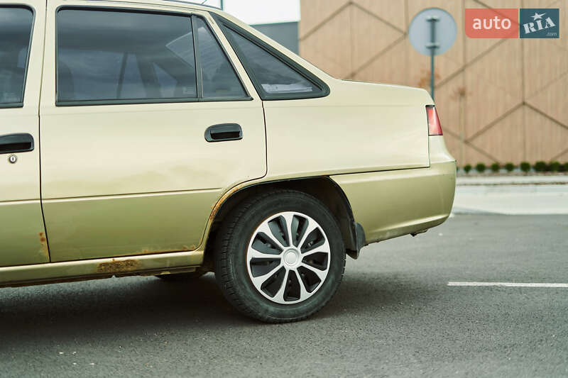 Седан Daewoo Nexia 2008 в Ужгороді