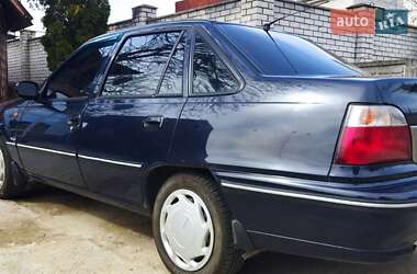 Седан Daewoo Nexia 2008 в 