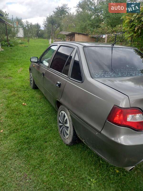 Седан Daewoo Nexia 2008 в Дрогобыче