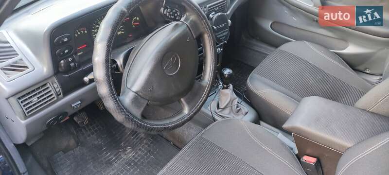 Седан Daewoo Nexia 2008 в Днепре