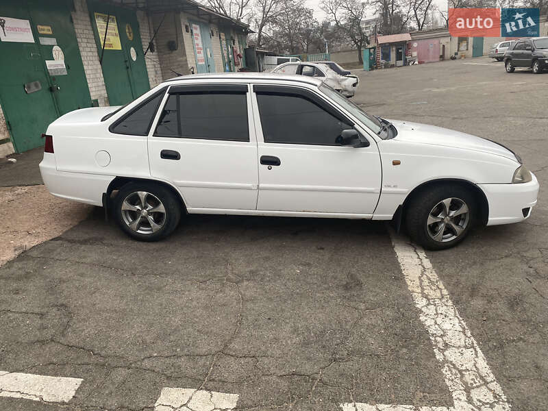 Седан Daewoo Nexia 2012 в Запорожье фото 4 Седан Daewoo Nexia 2012 в Запорожье