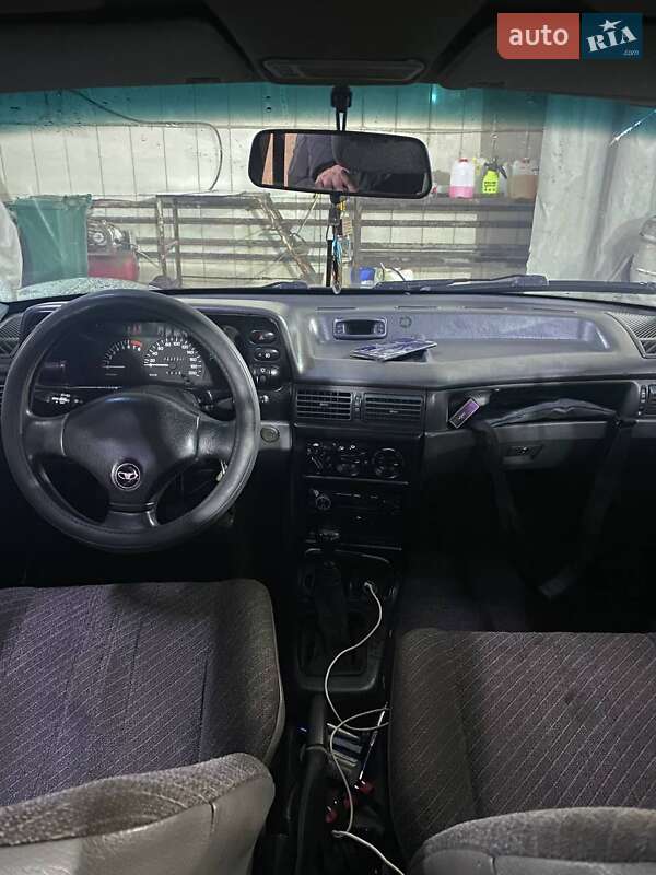 Седан Daewoo Nexia 1995 в Харкові