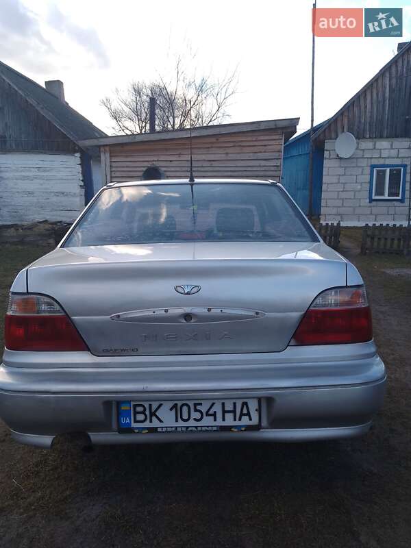 Седан Daewoo Nexia 2006 в Вараше