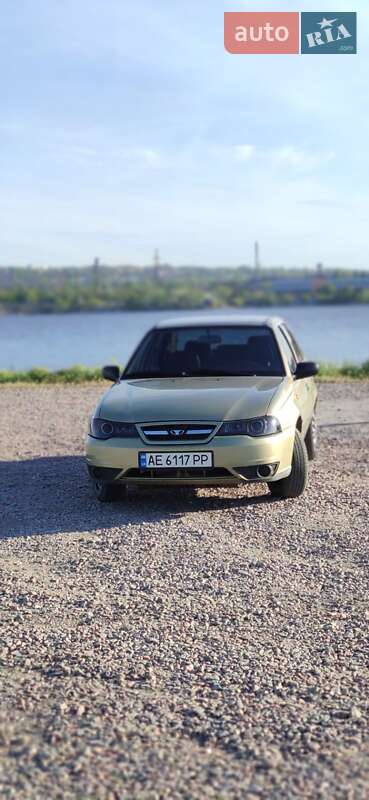 Седан Daewoo Nexia 2008 в Днепре