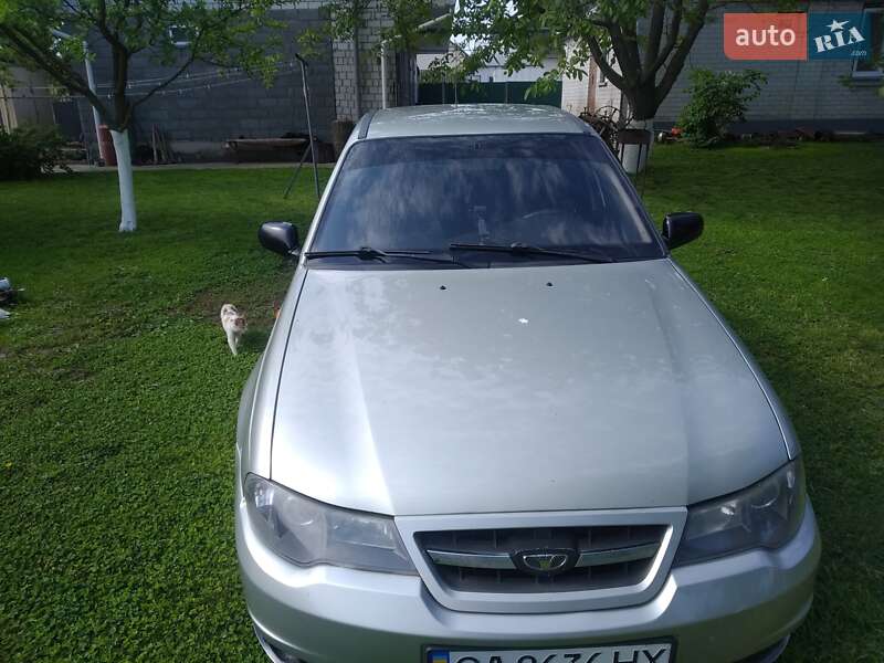 Седан Daewoo Nexia 2009 в 