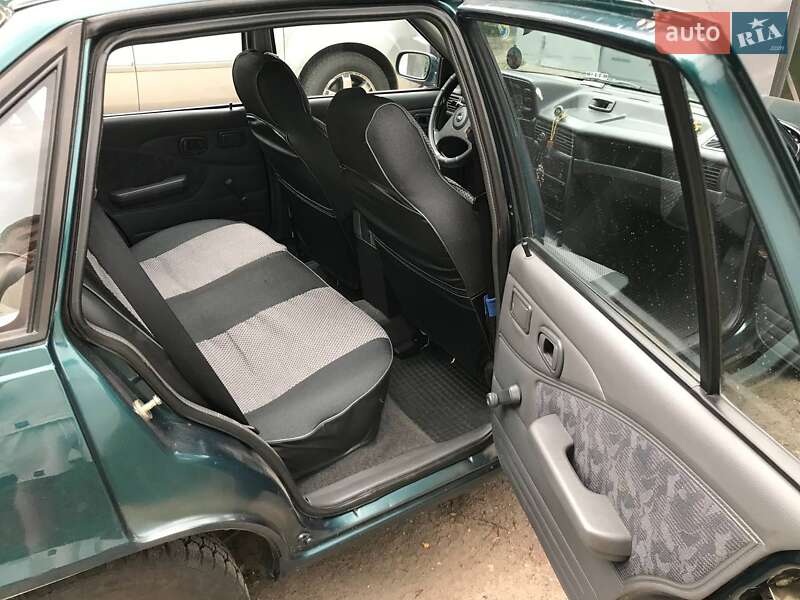 Седан Daewoo Nexia 1997 в Яготині