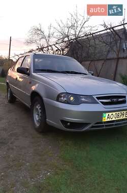 Седан Daewoo Nexia 2012 в Хусте