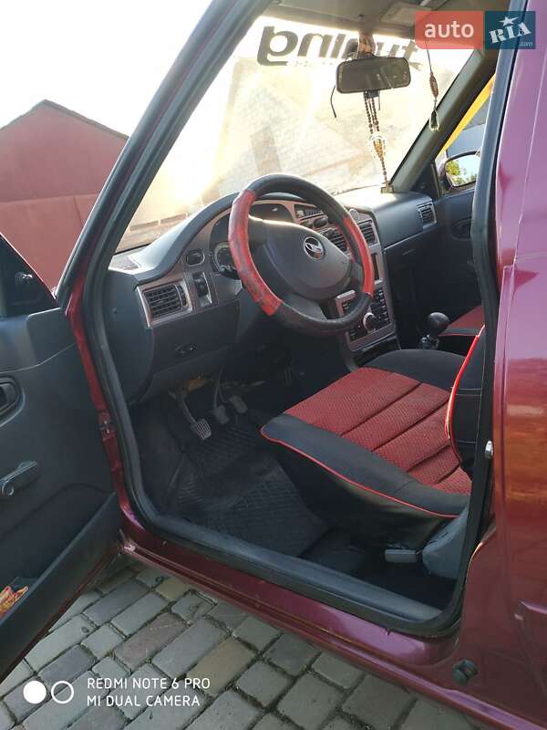 Седан Daewoo Nexia 2012 в Березане