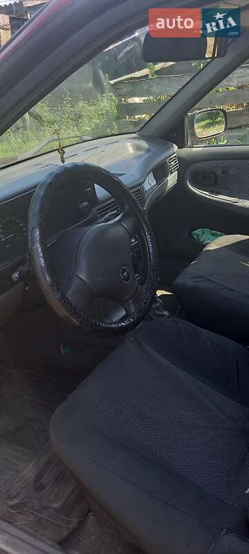 Седан Daewoo Nexia 1995 в Коропе