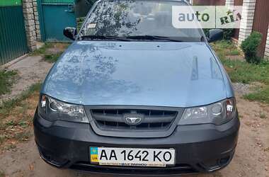Седан Daewoo Nexia 2011 в 