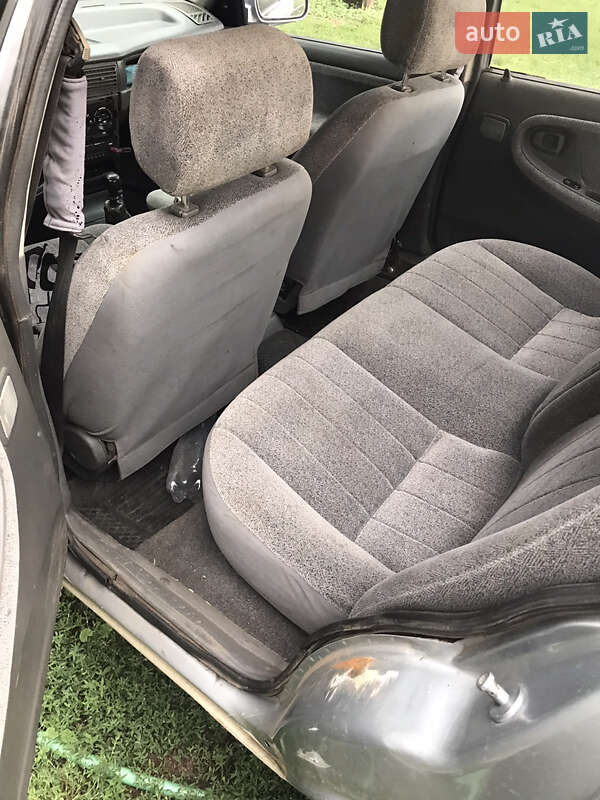 Седан Daewoo Nexia 1995 в Харькове