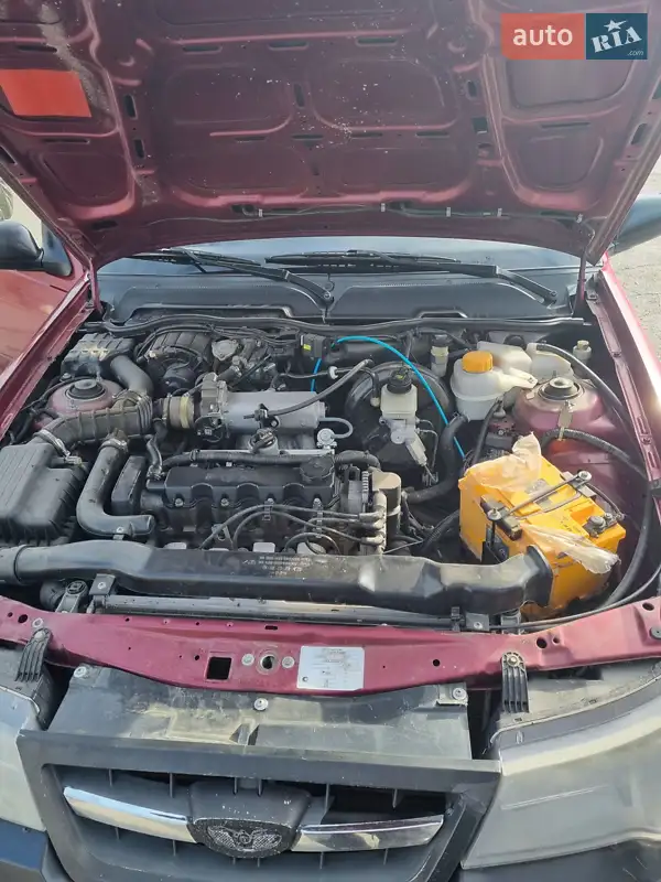 Седан Daewoo Nexia 2011 в 