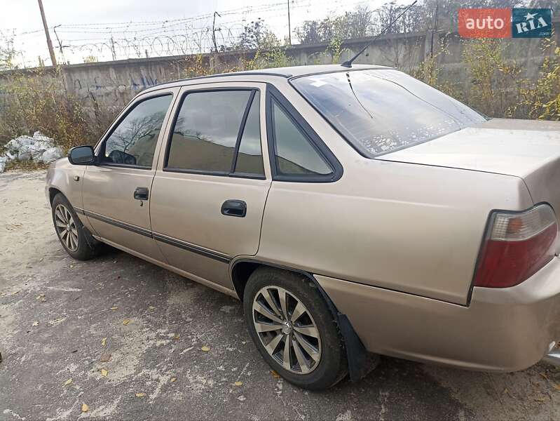 Седан Daewoo Nexia 2008 в Киеве