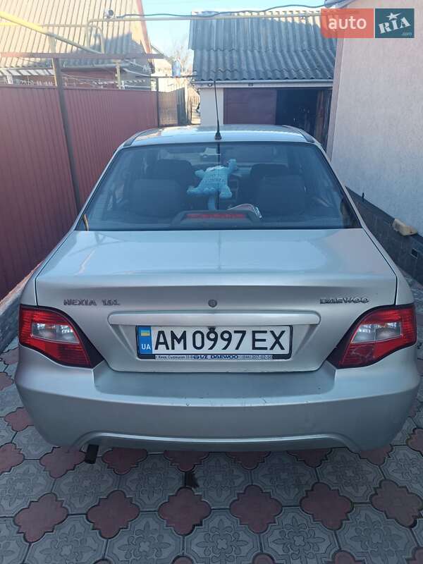 Седан Daewoo Nexia 2009 в Коростене