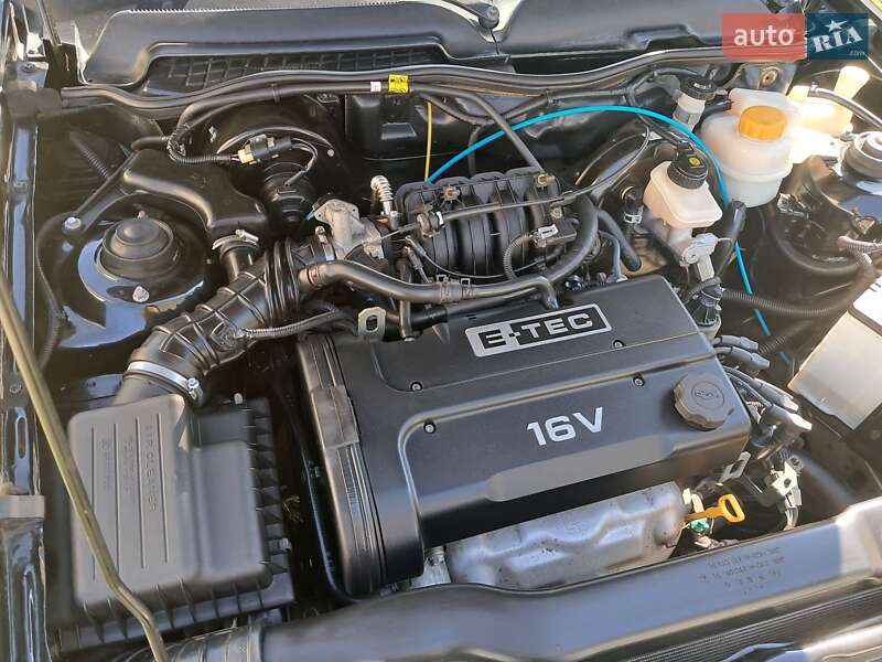 Седан Daewoo Nexia 2009 в Ичне