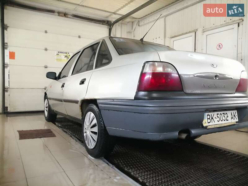 Седан Daewoo Nexia 2005 в Кропивницком