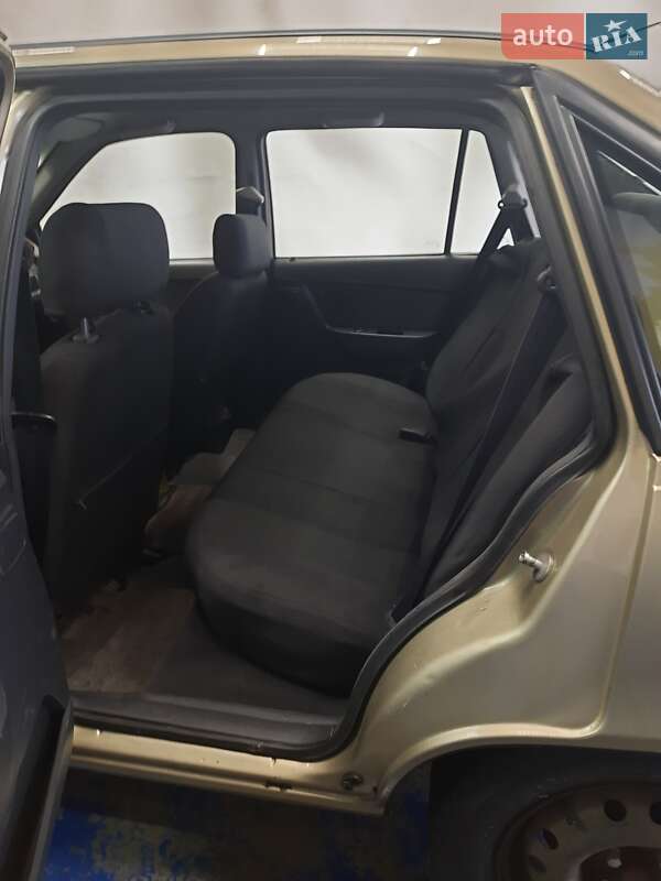 Седан Daewoo Nexia 2011 в Киеве фото 10 Седан Daewoo Nexia 2011 в Киеве