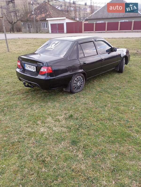 Седан Daewoo Nexia 2011 в Воловце