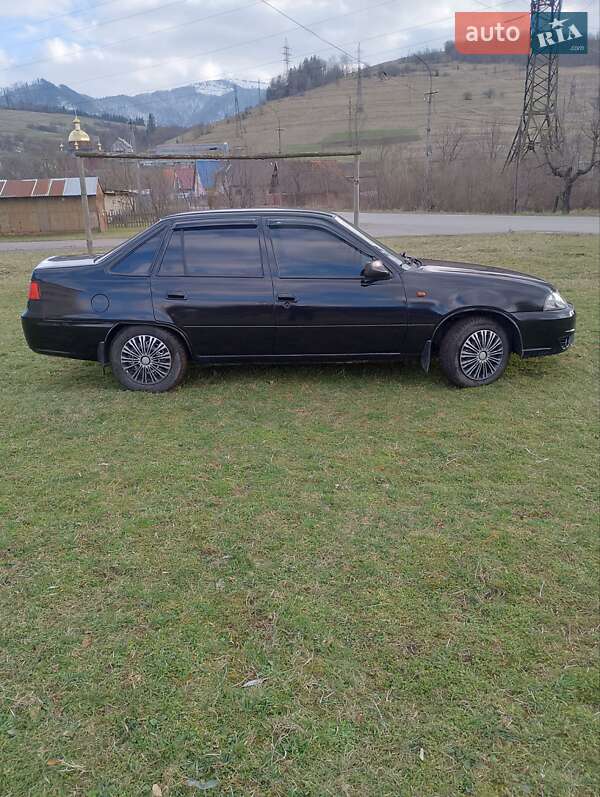 Седан Daewoo Nexia 2011 в Воловце