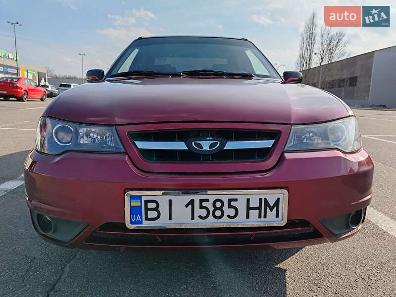 Седан Daewoo Nexia 2011 в 