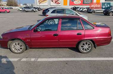 Седан Daewoo Nexia 2011 в 