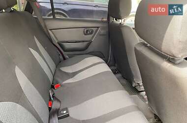 Седан Daewoo Nexia 2011 в 