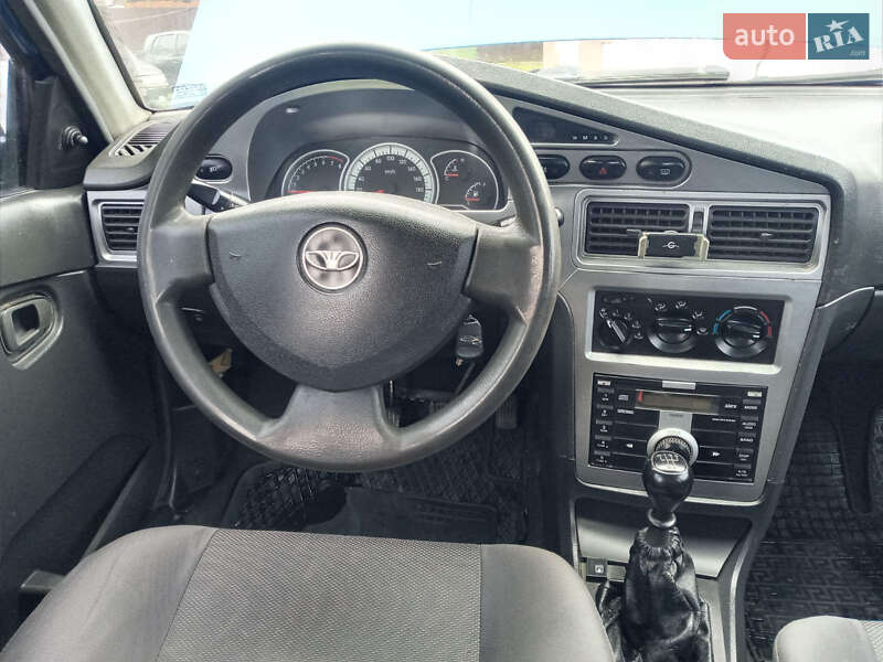 Седан Daewoo Nexia 2010 в Косове
