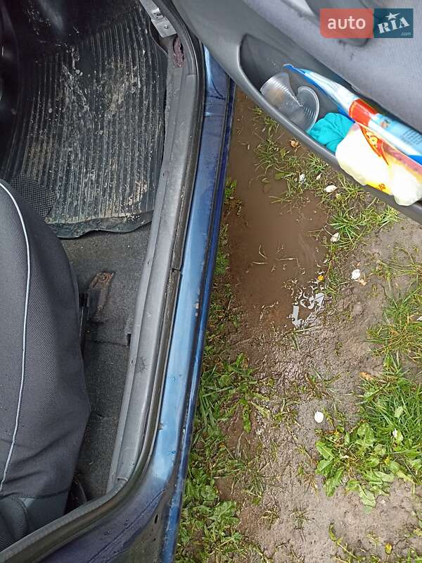 Седан Daewoo Nexia 1997 в Житомире