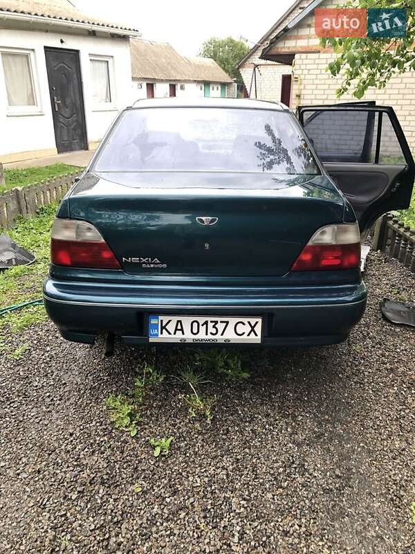 Седан Daewoo Nexia 1997 в Киеве