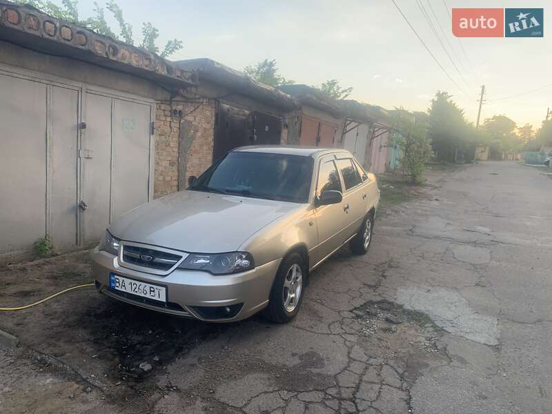 Седан Daewoo Nexia 2008 в Кропивницькому