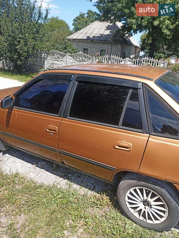 Седан Daewoo Nexia 1998 в Днепре