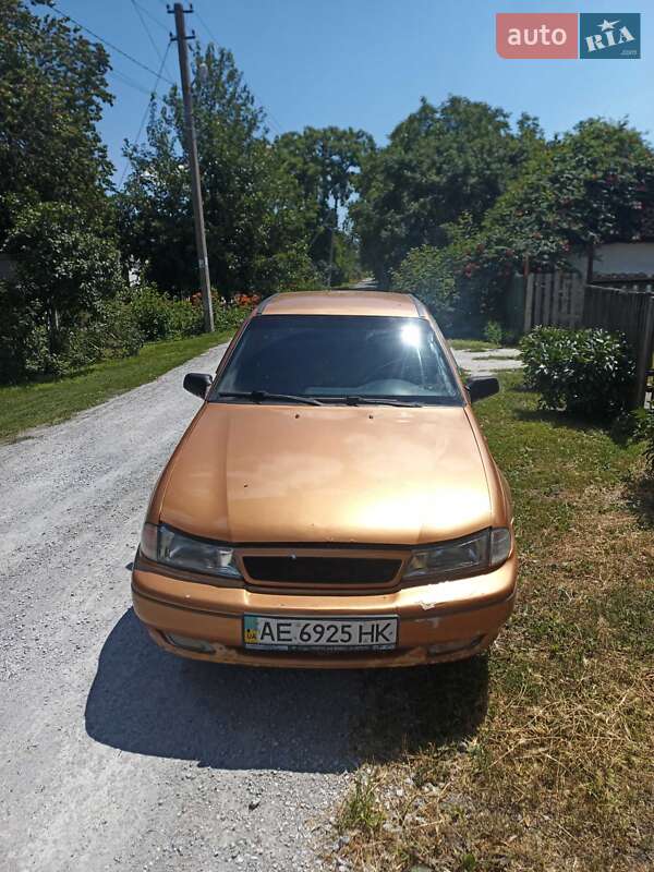 Седан Daewoo Nexia 1998 в Днепре