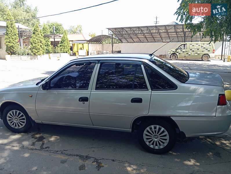 Седан Daewoo Nexia 2010 в Павлограде
