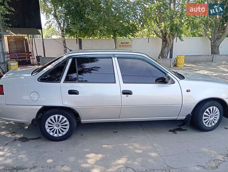 Седан Daewoo Nexia 2010 в Павлограде