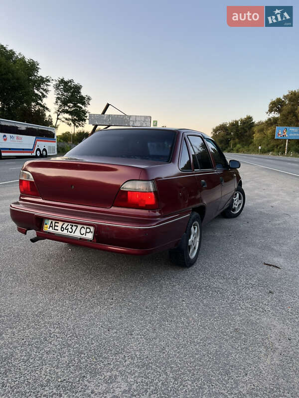 Седан Daewoo Nexia 1996 в Днепре