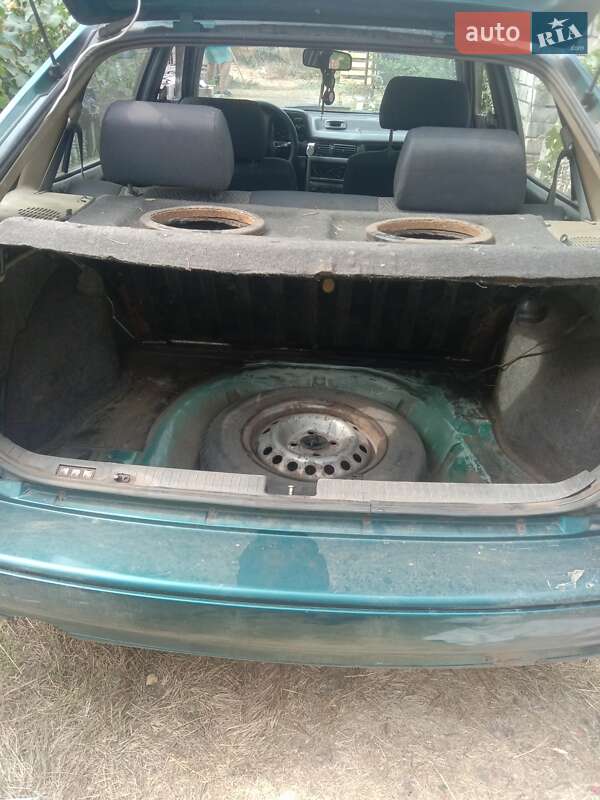 Седан Daewoo Nexia 1995 в Дніпрі