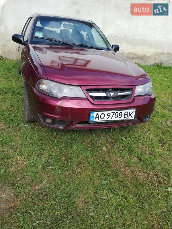 Седан Daewoo Nexia 2008 в Воловце