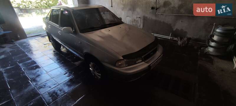 Седан Daewoo Nexia 1997 в Городенке