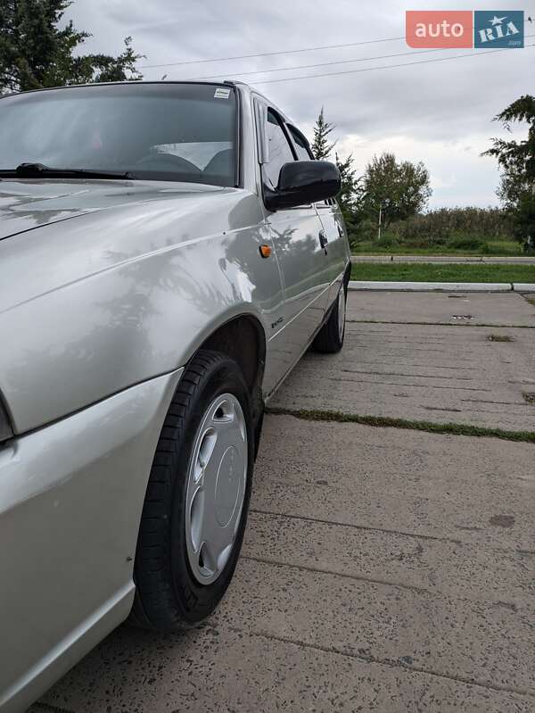 Седан Daewoo Nexia 2008 в Измаиле