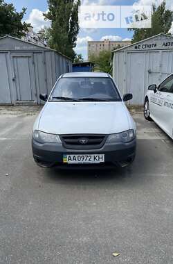 Седан Daewoo Nexia 2010 в Киеве