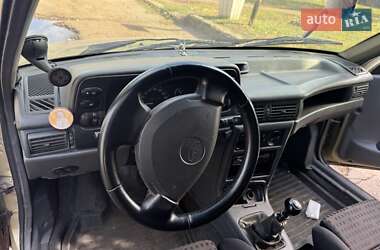Седан Daewoo Nexia 2006 в 