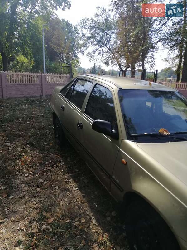 Седан Daewoo Nexia 2008 в Бородянке