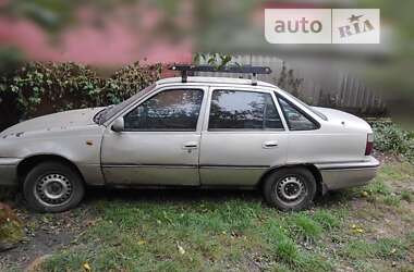 Седан Daewoo Nexia 1995 в Черкасах