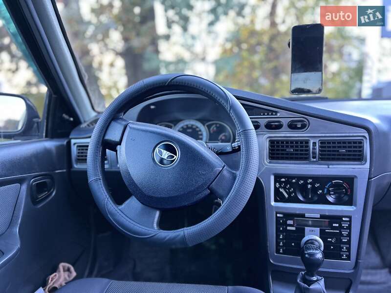 Седан Daewoo Nexia 2012 в Казатине