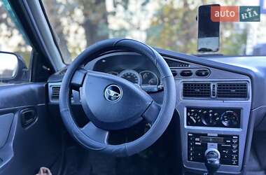Седан Daewoo Nexia 2012 в 