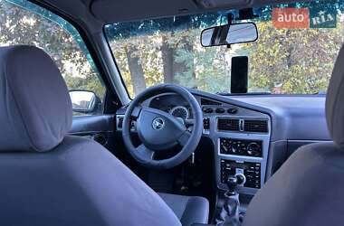 Седан Daewoo Nexia 2012 в 